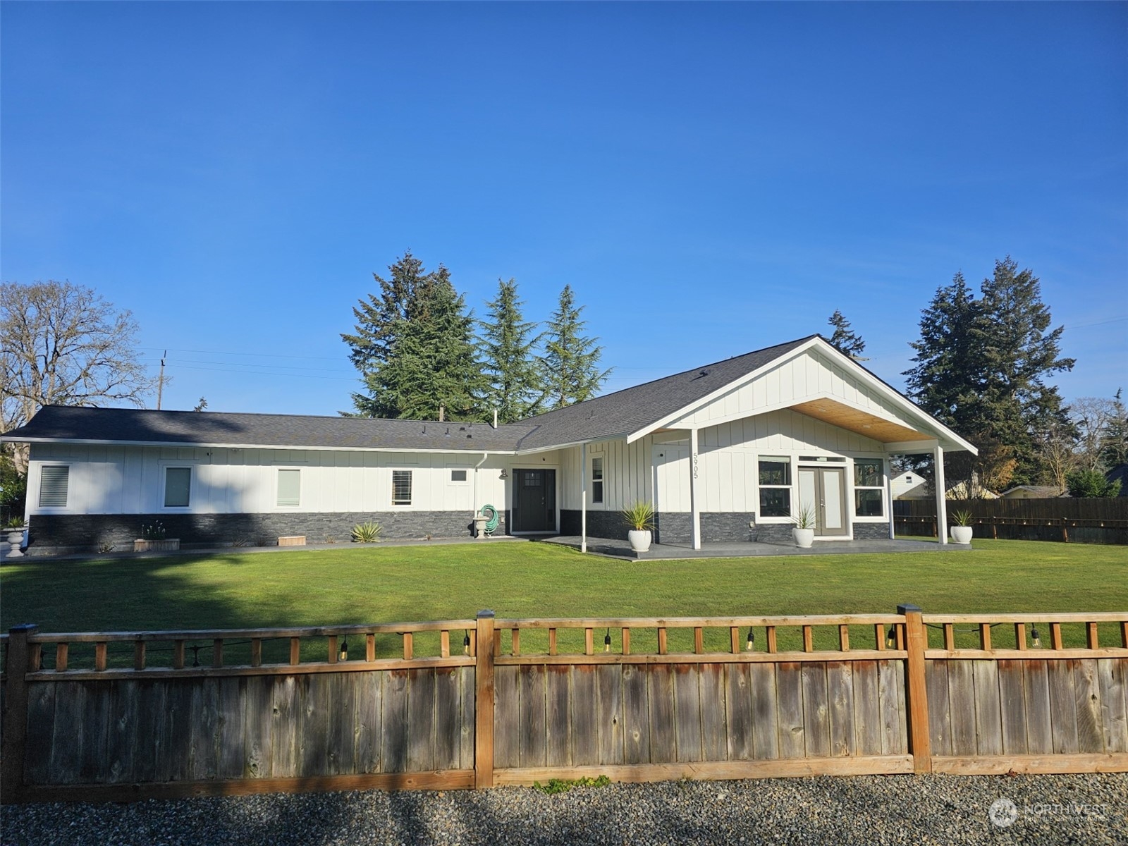 5905 Fairlawn Road Southwest Lakewood, WA 98499 - Photo 1 of 35 Gallery Image 1