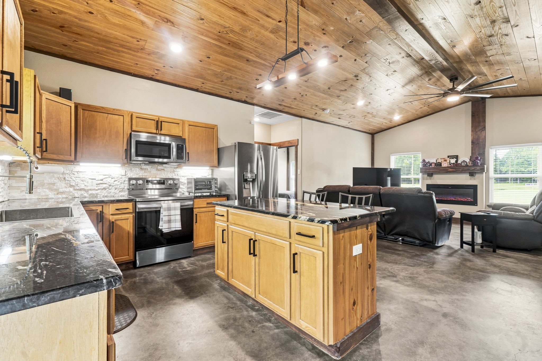 1383 Tram Road Livingston, TX 77351 - Photo 12 of 49 Gallery Image 12
