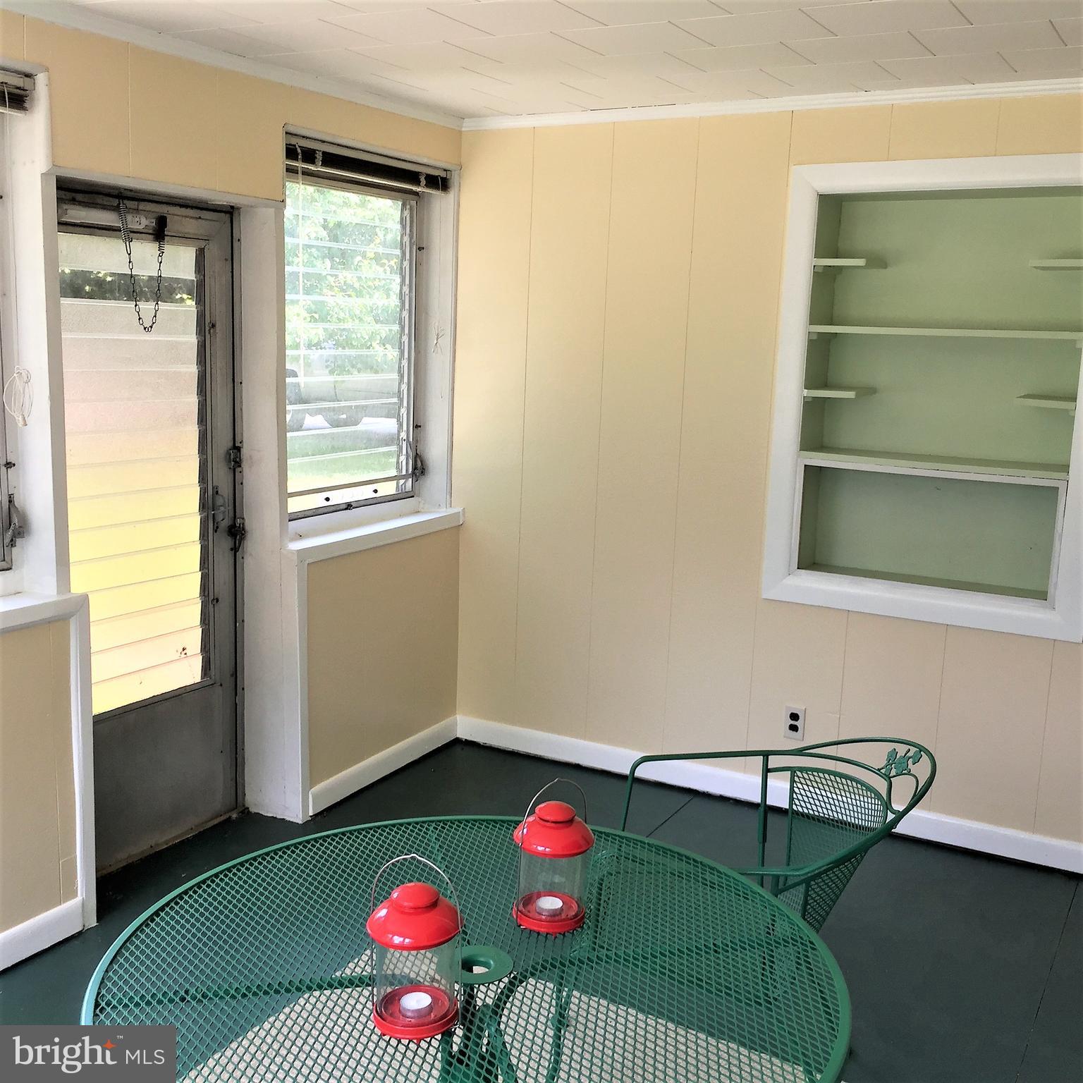 2009 Silver Lane Road Baltimore, MD 21221 - Photo 4 of 33 Sunroom