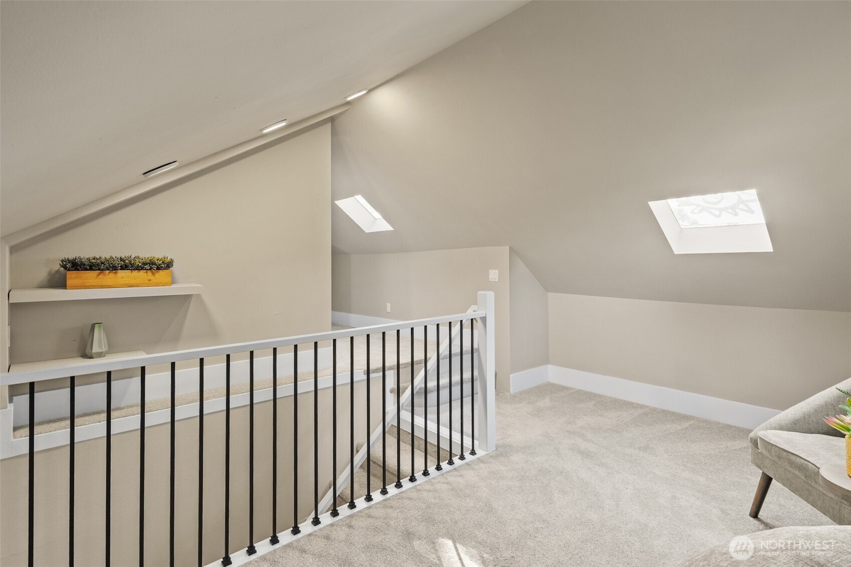 9547 Wallingford Avenue North Seattle, WA 98103 - Photo 20 of 39 a view of hallway
