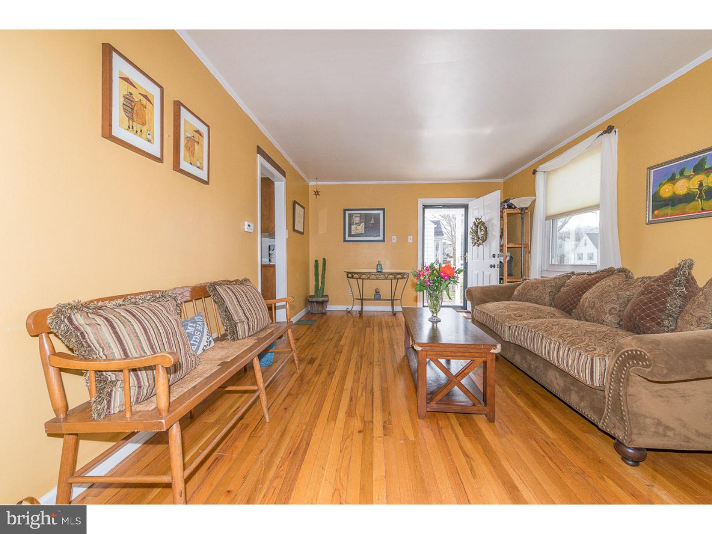 475 Birch Road Hellertown, PA 18055 - Photo 10 of 14 Living Room