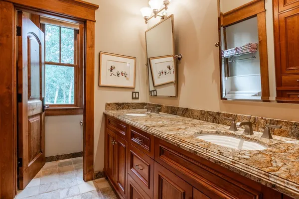 $6,599,000 | 18 Alexander Lane, Mammoth Lakes, CA 93546