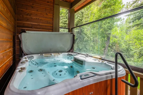 $6,599,000 | 18 Alexander Lane, Mammoth Lakes, CA 93546