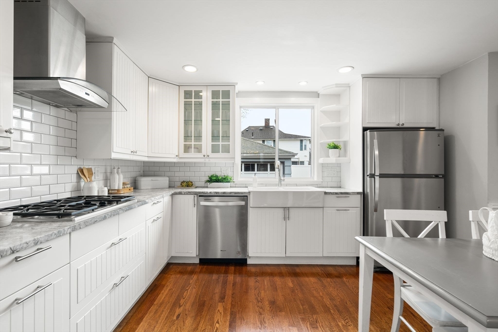 39 Oak Ridge Road Medford, MA 02155 - Photo 17 of 40
