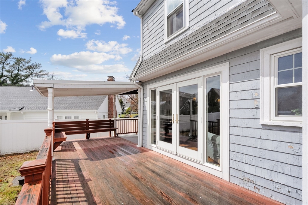 39 Oak Ridge Road Medford, MA 02155 - Photo 36 of 40