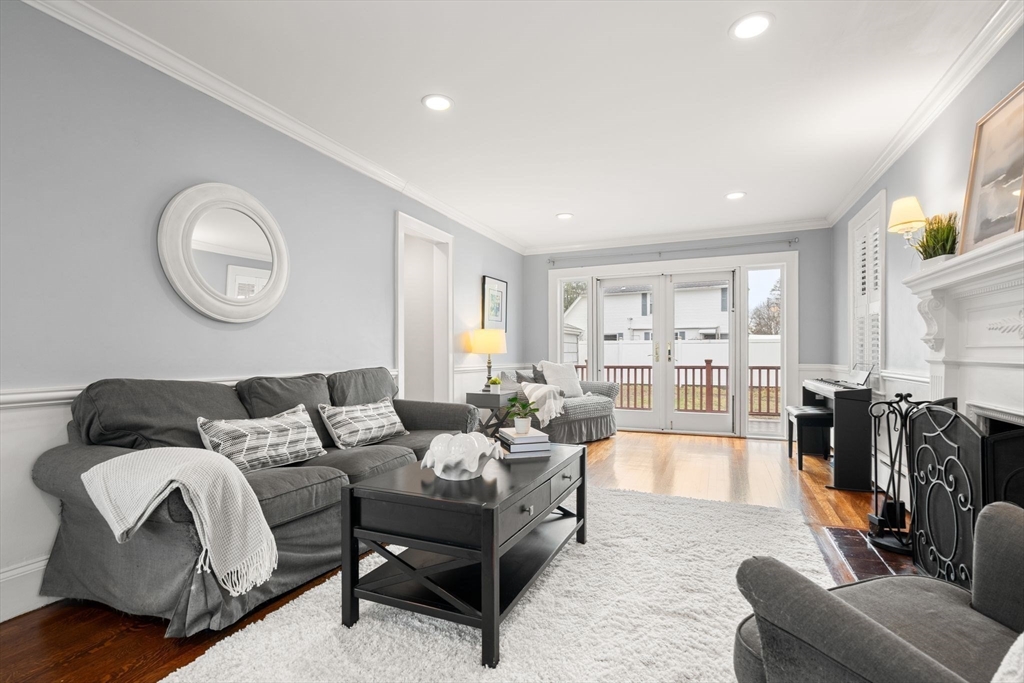 39 Oak Ridge Road Medford, MA 02155 - Photo 5 of 40