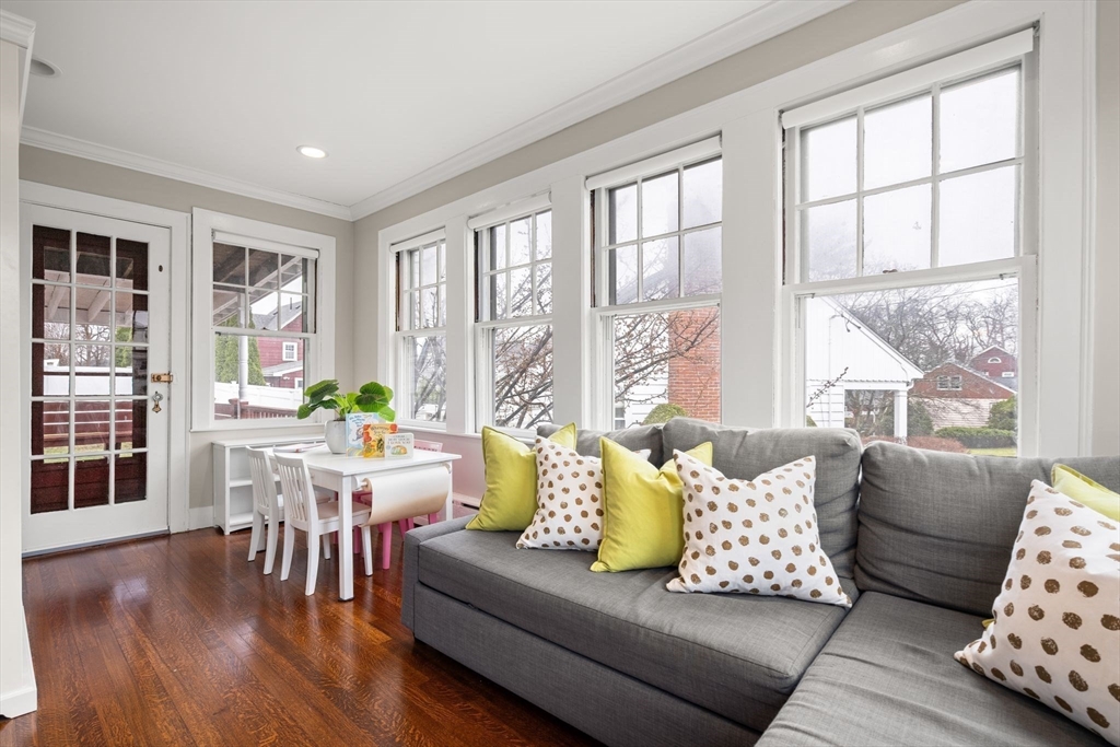 39 Oak Ridge Road Medford, MA 02155 - Photo 8 of 40