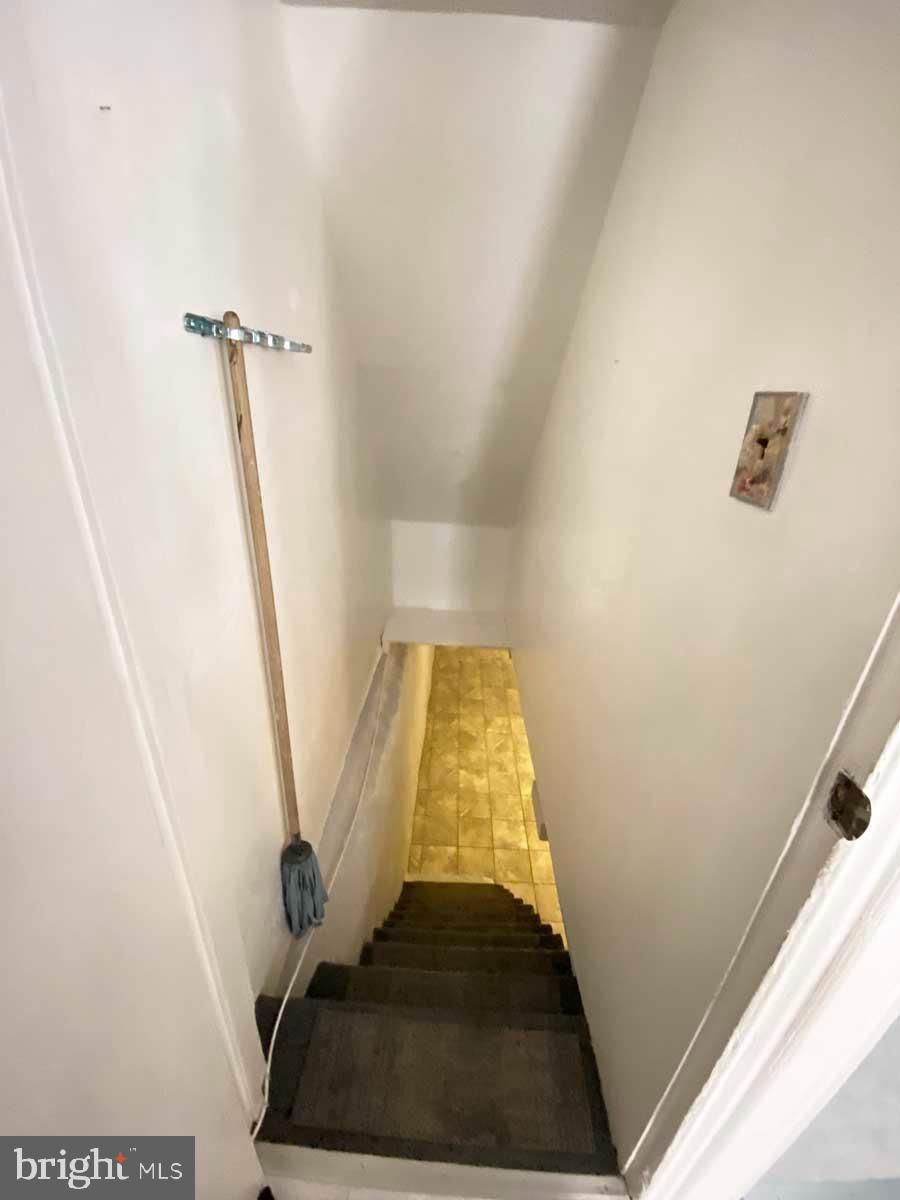 538 West Pike Street Philadelphia, PA 19140 - Photo 23 of 34 a view of entryway