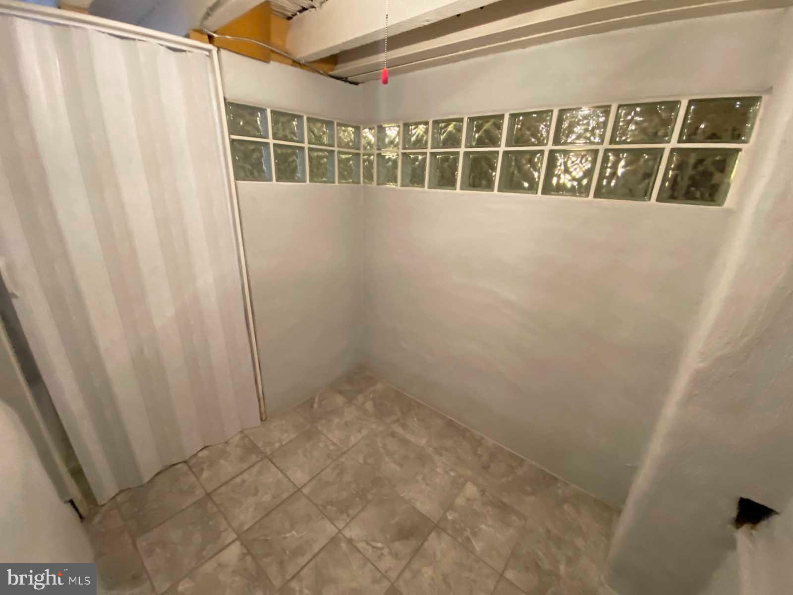 538 West Pike Street Philadelphia, PA 19140 - Photo 28 of 34 a view of an empty room