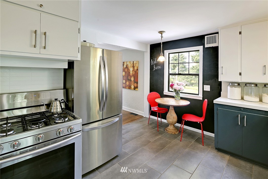 3912 Southwest Austin Street Seattle, WA 98136 - Photo 8 of 17 Gallery Image 8
