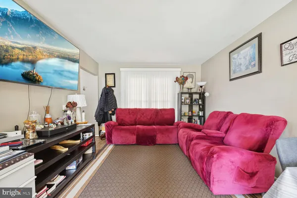 $390,000 | 13089 Open Hearth Way, Germantown, MD 20874