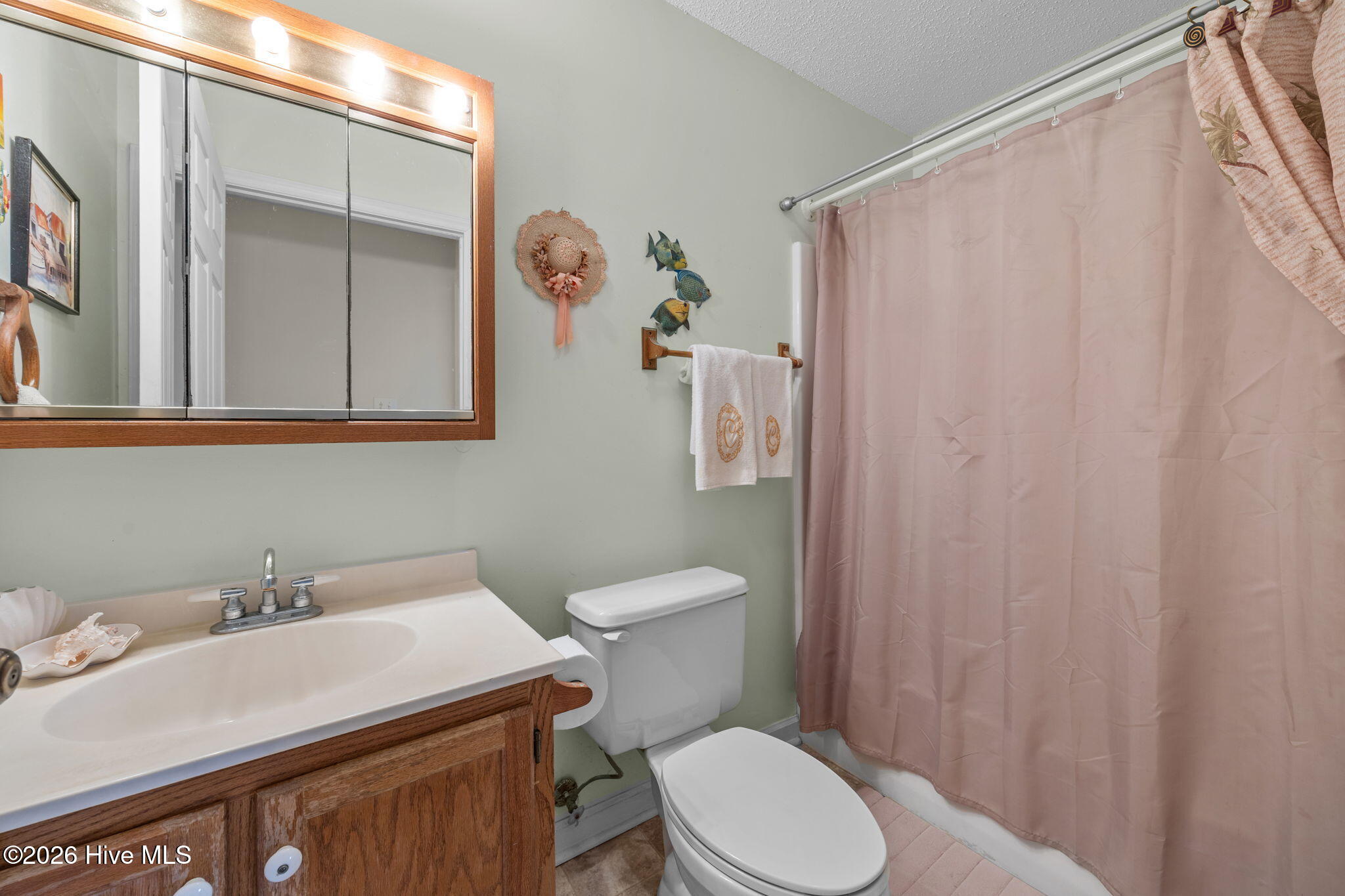 1601 River Bluff Road Morehead City, NC 28557 - Photo 21 of 44 Shared bathroom