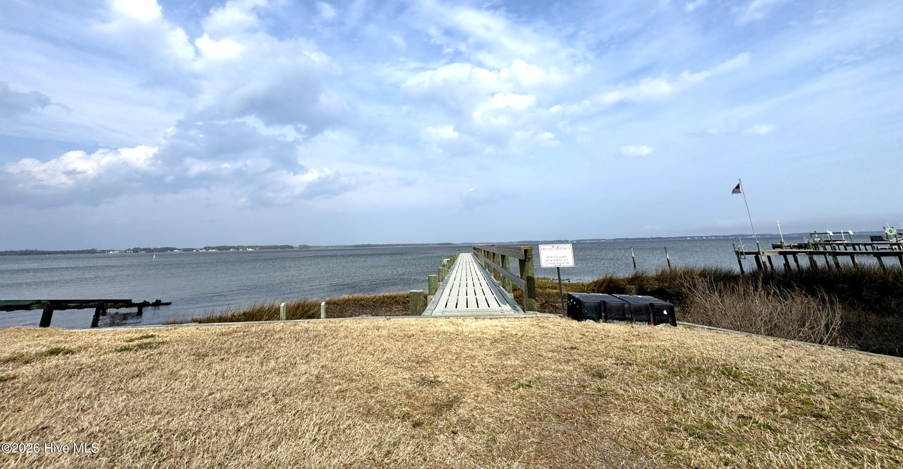 1601 River Bluff Road Morehead City, NC 28557 - Photo 25 of 44 South Shores Residents