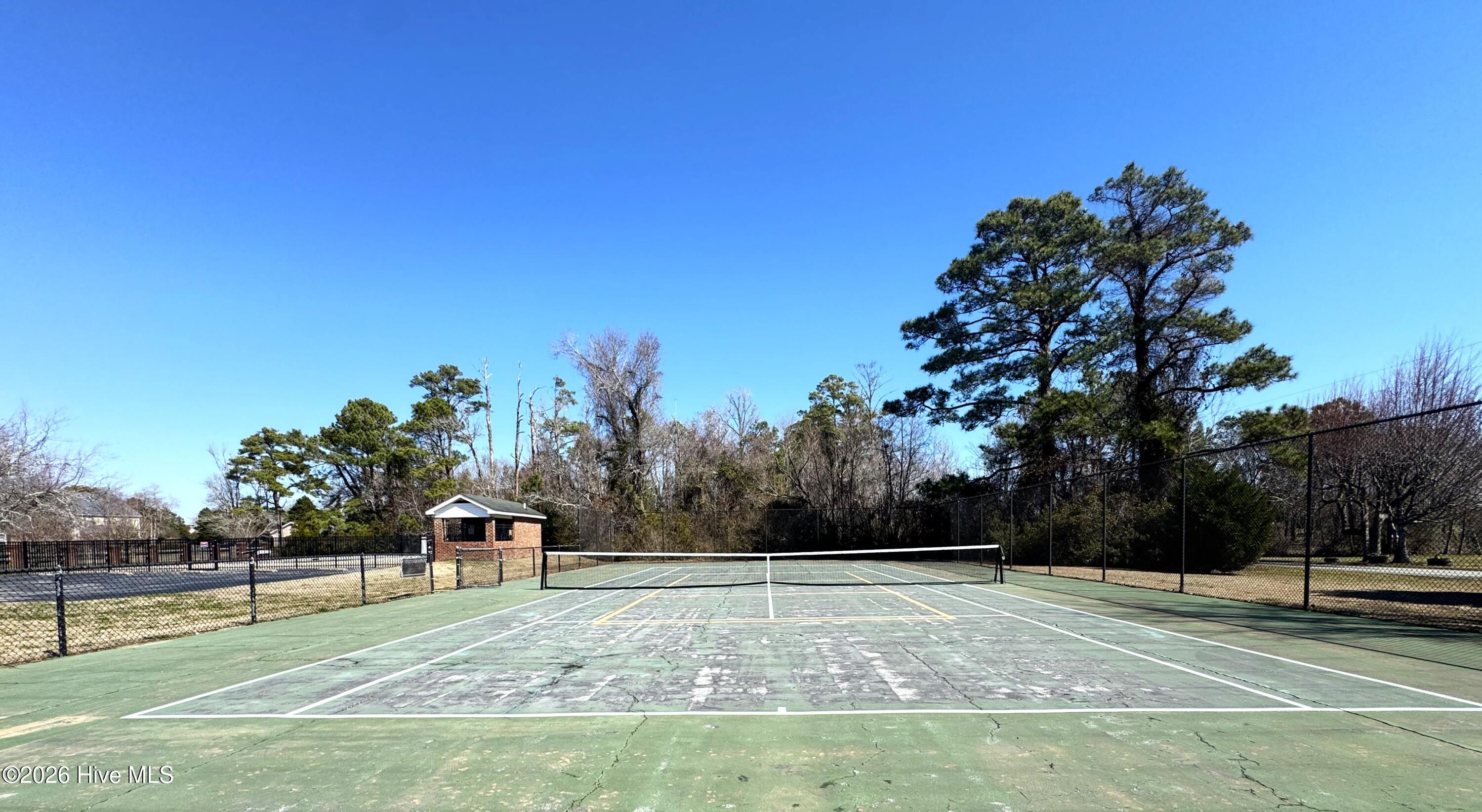 1601 River Bluff Road Morehead City, NC 28557 - Photo 29 of 44 South Shores Tennis Court