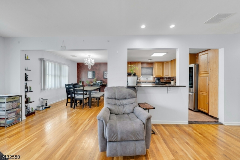 2657 Spruce Street Union, NJ 07083 - Photo 6 of 44