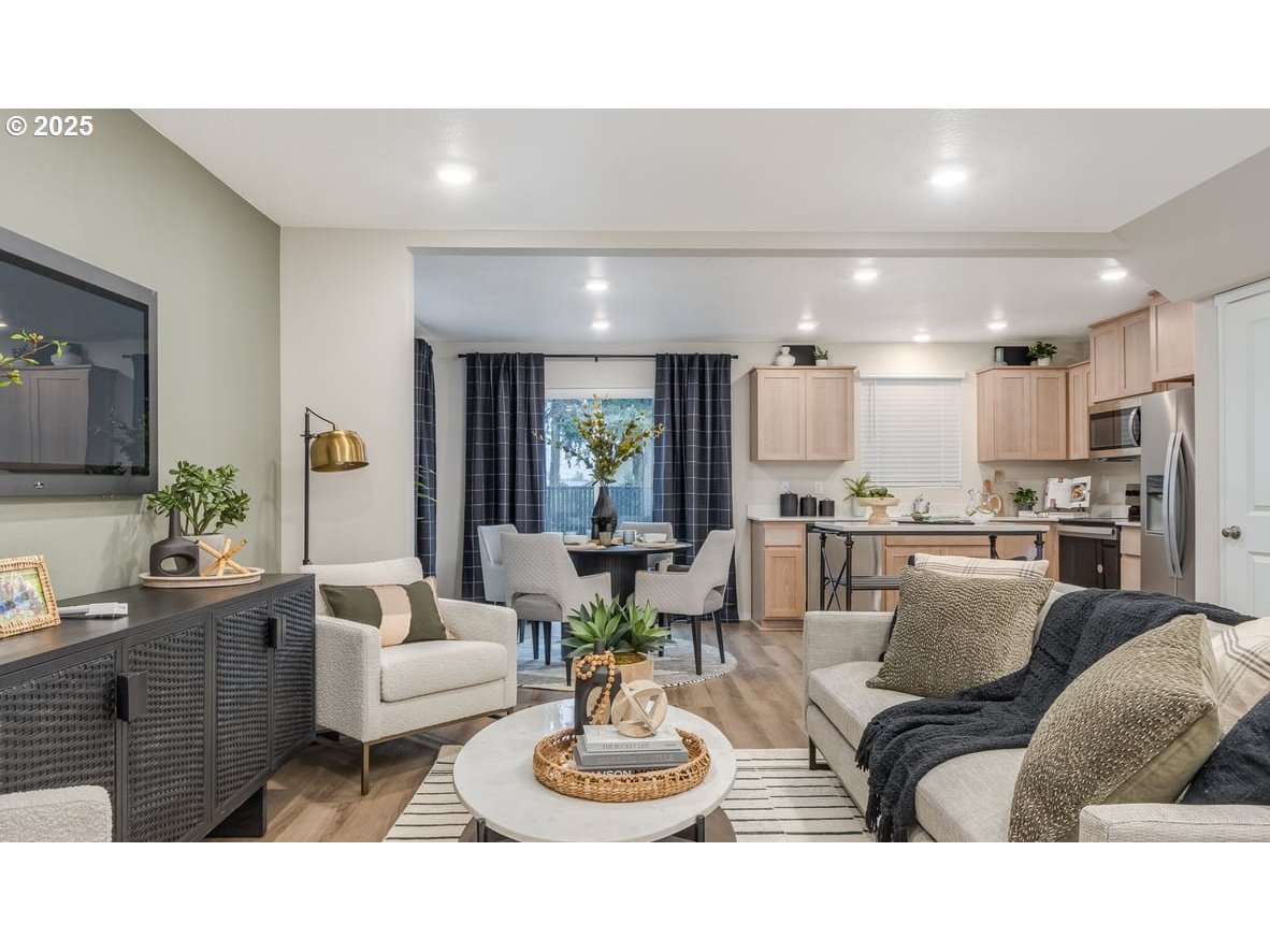 6021 Southeast 15th Street Gresham, OR 97080 - Photo 4 of 31