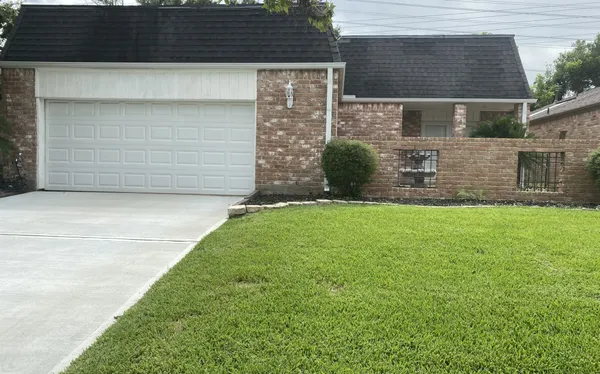 $2,400 | 5 Bendwood Drive, Sugar Land, TX 77478