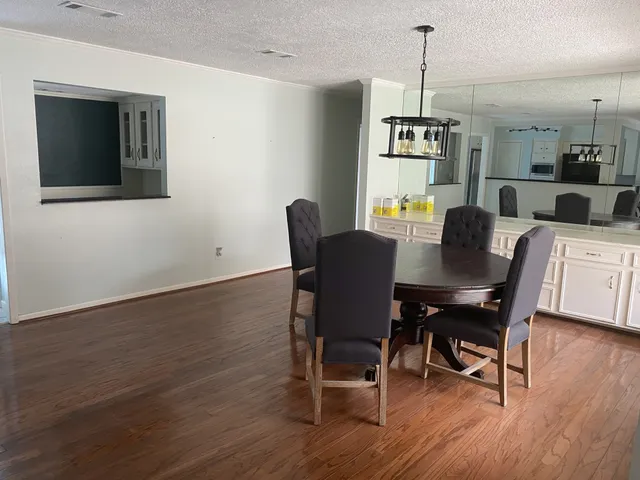 $2,400 | 5 Bendwood Drive, Sugar Land, TX 77478