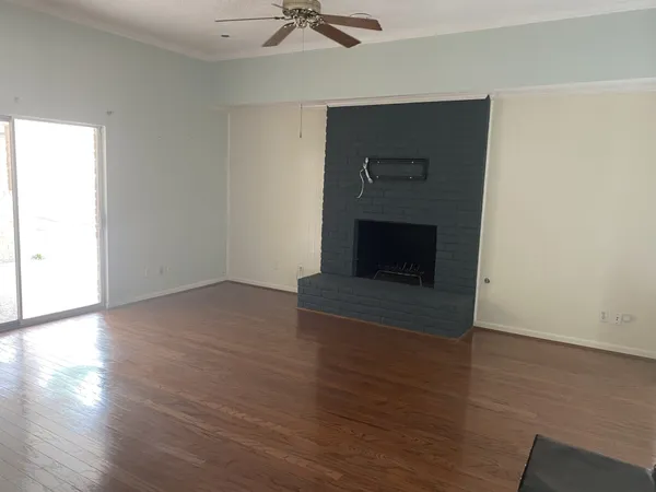 $2,400 | 5 Bendwood Drive, Sugar Land, TX 77478