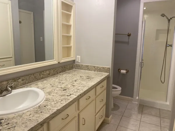 $2,400 | 5 Bendwood Drive, Sugar Land, TX 77478