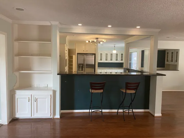 $2,400 | 5 Bendwood Drive, Sugar Land, TX 77478