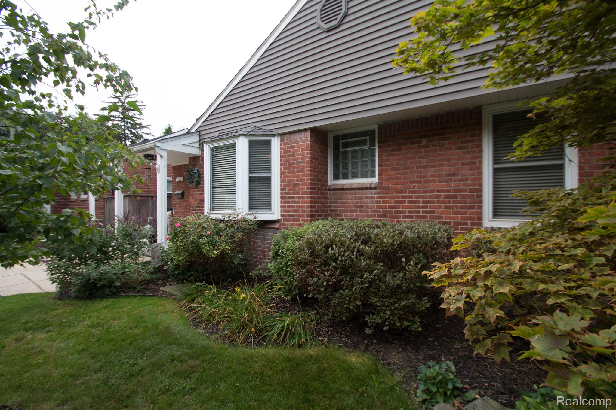 107 Normandy Road Royal Oak, MI 48073 - Photo 2 of 43 Gallery Image 2
