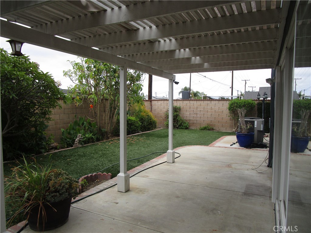 6598 Reefton Avenue Cypress, CA 90630 - Photo 3 of 14