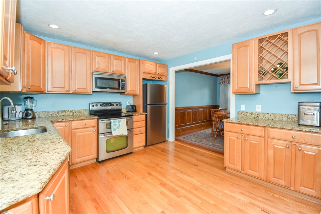 36 Whittier Road Medford, MA 02155 - Photo 10 of 26