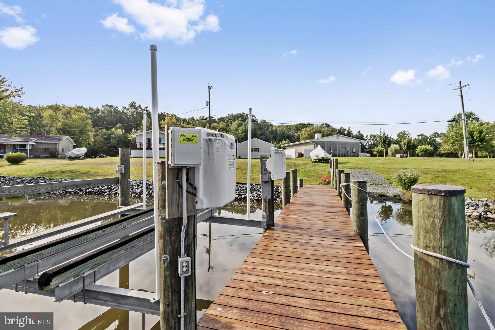 3622 Claires Lane Baltimore, MD 21220 - Photo 6 of 43 a view of a balcony with yard