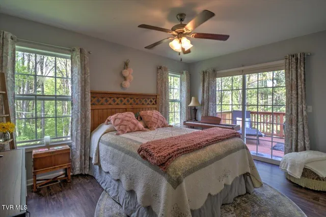 $374,999 | 712 Lake Point Drive, Piney Flats, TN 37686