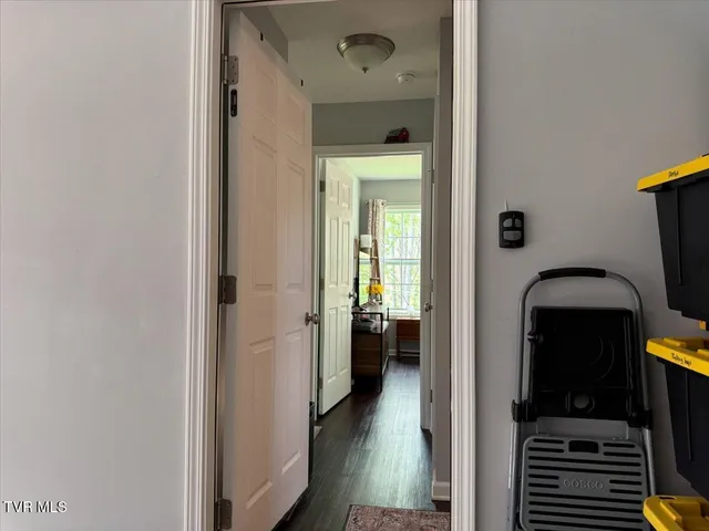 $374,999 | 712 Lake Point Drive, Piney Flats, TN 37686