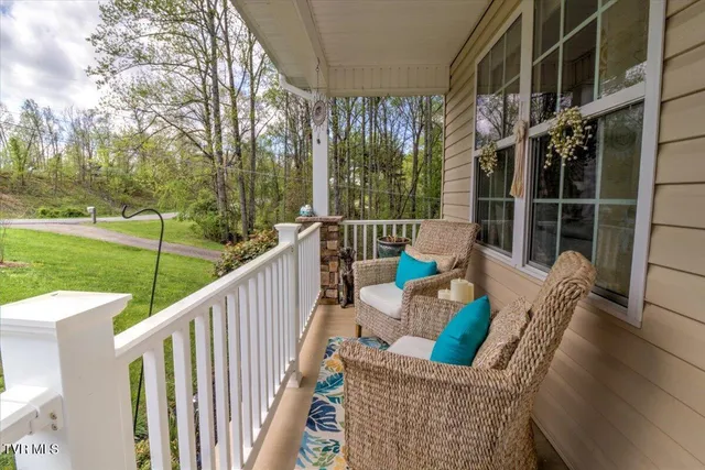 $374,999 | 712 Lake Point Drive, Piney Flats, TN 37686