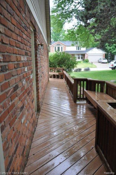 1808 North Fairview Lane Rochester, MI 48306 - Photo 22 of 25 Wrap around deck