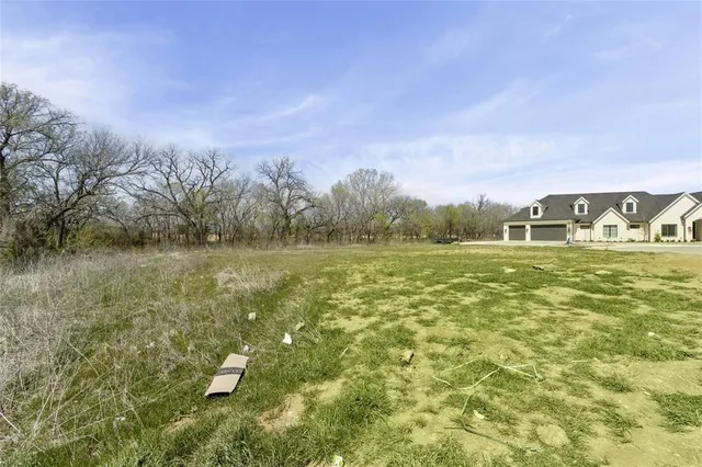 $265,000 | 409 Meadowlands Drive, Denton, TX 76210