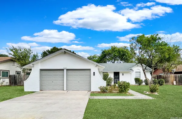 $1,595 | 8211 Creekline Drive, San Antonio, TX 78251