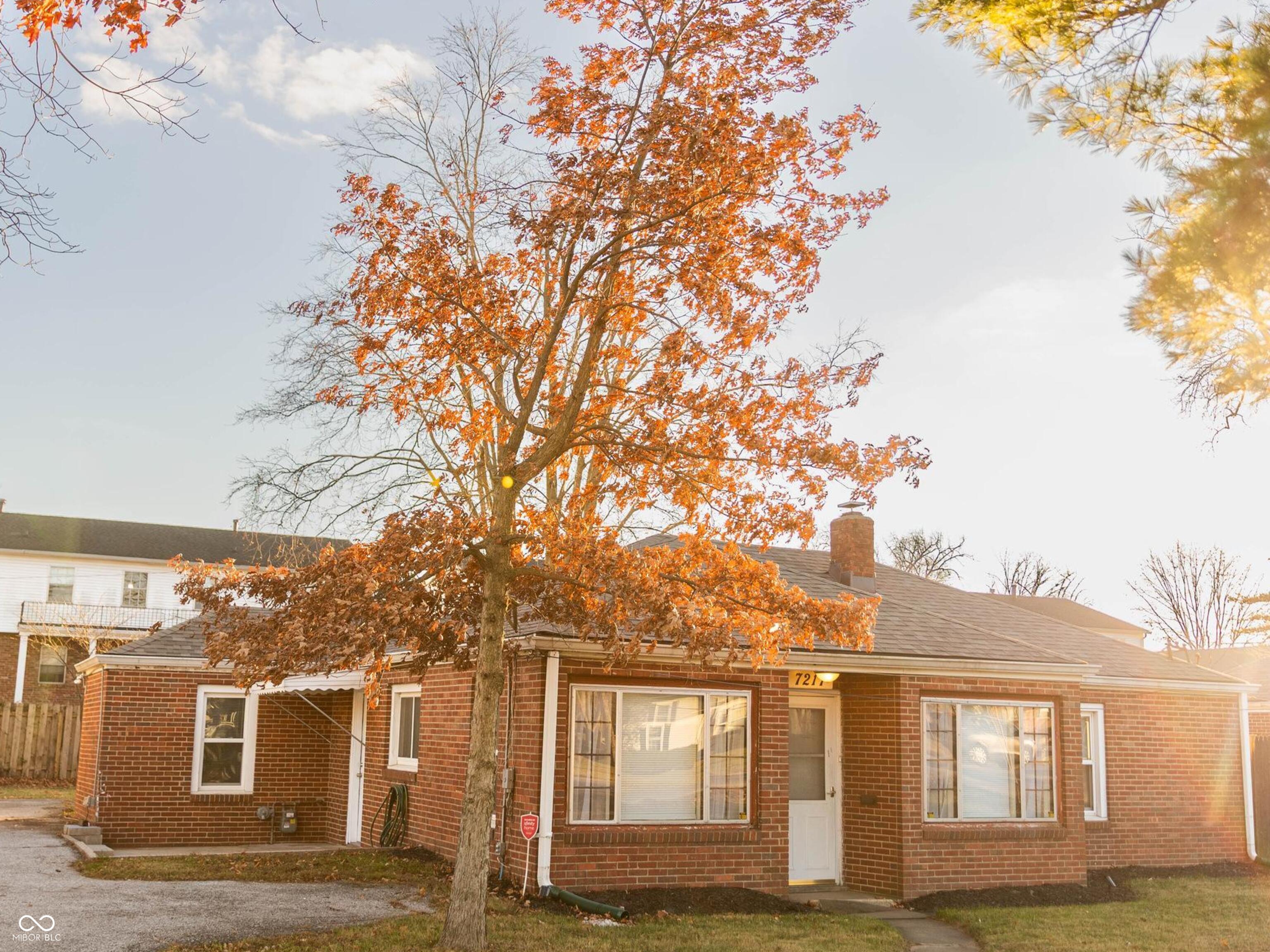 7217 East 10th Street Indianapolis, IN 46219 - Photo 3 of 23