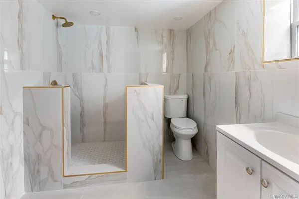 $3,900 | 100-30 Martense Avenue, Unit 1 | South Corona