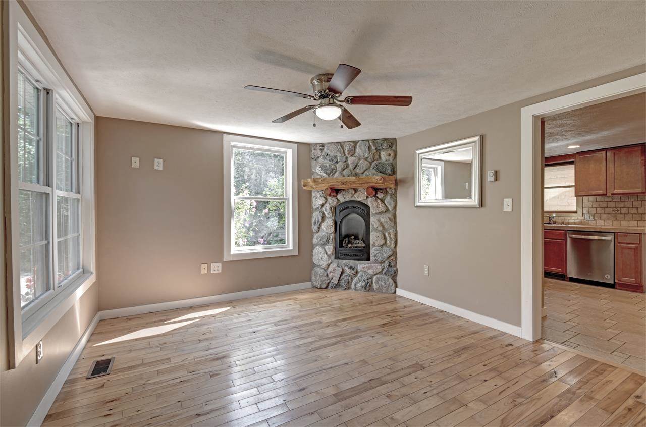 8850 East Fouch Road Traverse City, MI 49684 - Photo 13 of 34 1893126-12.JPG