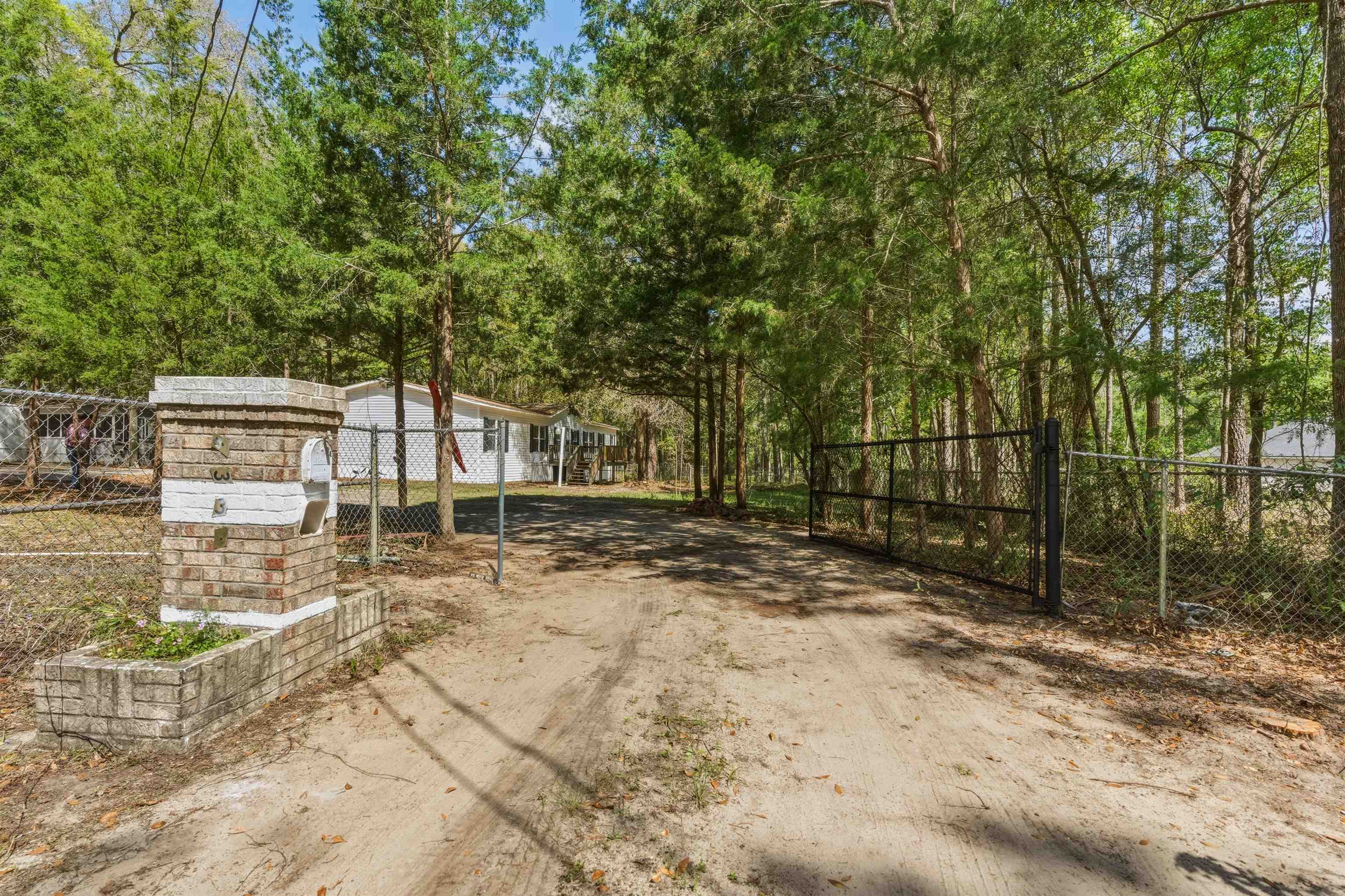 2339 Saturday Road Tallahassee, FL 32310 - Photo 42 of 44