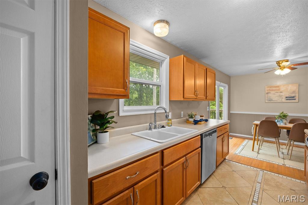 117 Stuart Street Bethalto, IL 62010 - Photo 11 of 34