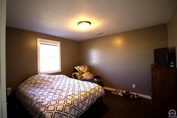 $254,900 | 417 East 4th Street, Onaga, KS 66521