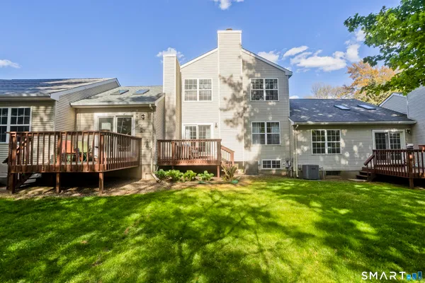 $2,750 | 8 Dibble Hollow Lane, Unit 8, Windsor Locks, CT 06096