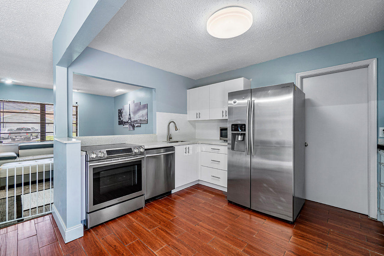 9698 Colorado Court Boca Raton, FL 33434 - Photo 4 of 19 008-9698ColoradoCt-BocaRaton-FL-small