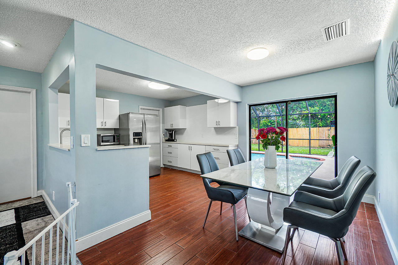 9698 Colorado Court Boca Raton, FL 33434 - Photo 5 of 19 005-9698ColoradoCt-BocaRaton-FL-small