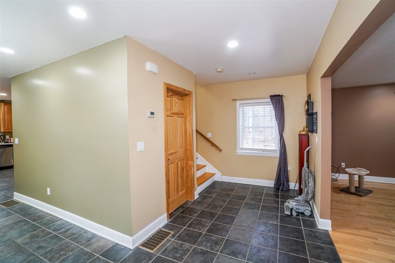 217 Chases Grove Road Derry, NH 03038 - Photo 17 of 40 Gallery Image 17