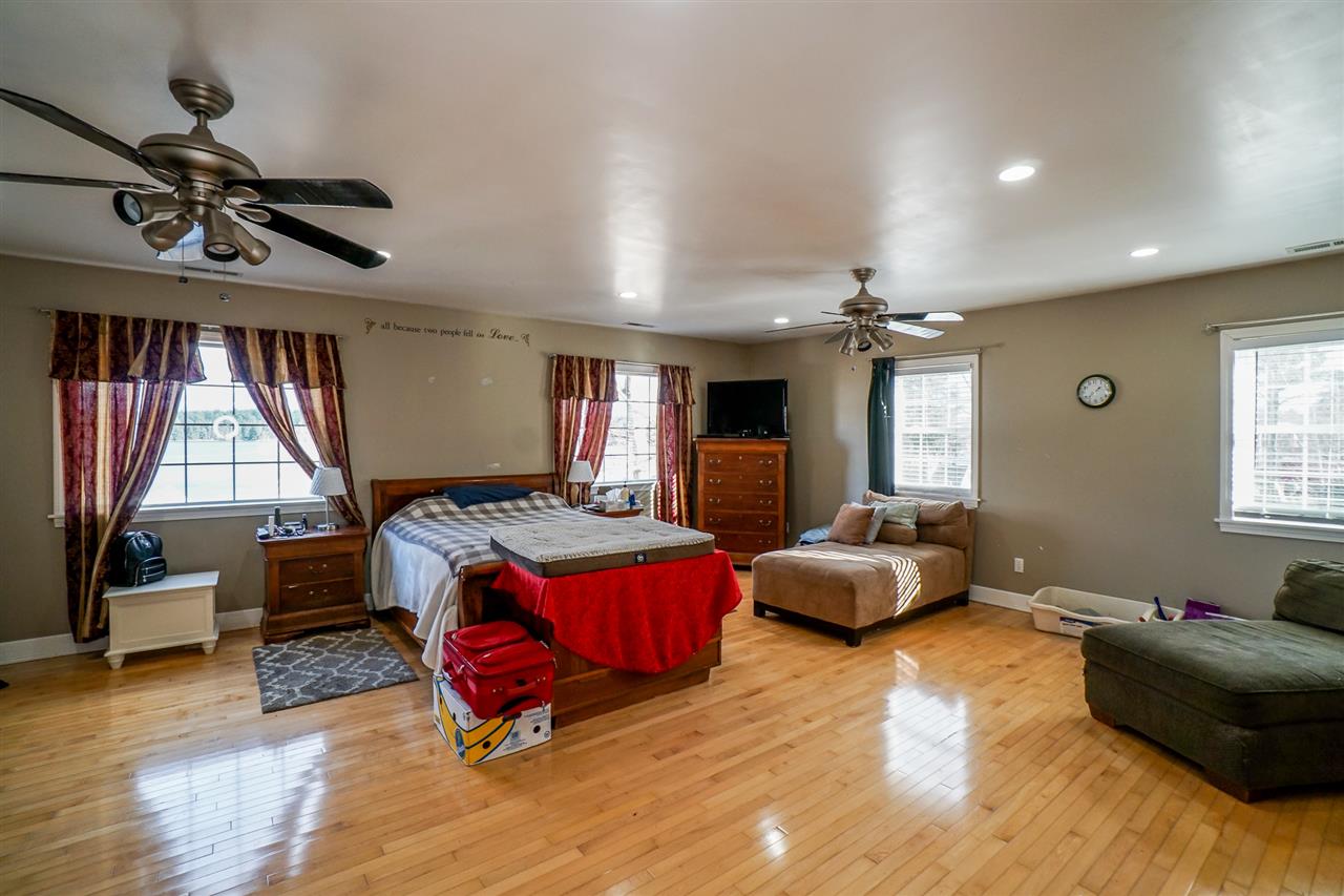217 Chases Grove Road Derry, NH 03038 - Photo 20 of 40 Gallery Image 20