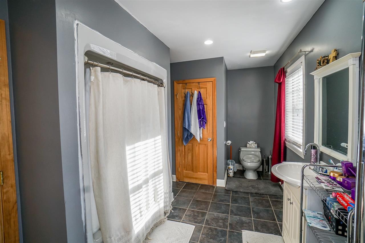217 Chases Grove Road Derry, NH 03038 - Photo 29 of 40 Gallery Image 29