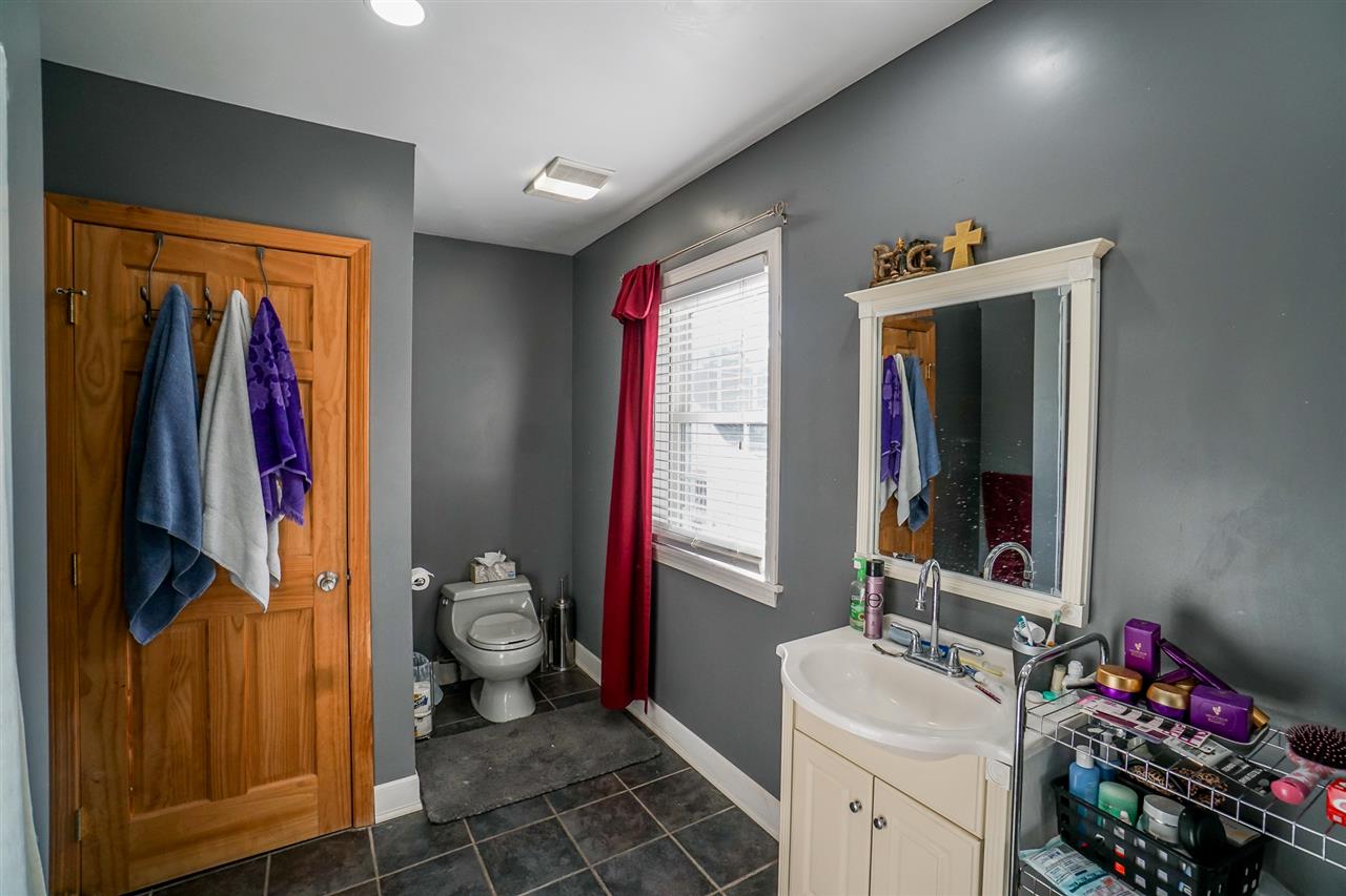 217 Chases Grove Road Derry, NH 03038 - Photo 31 of 40 Gallery Image 31