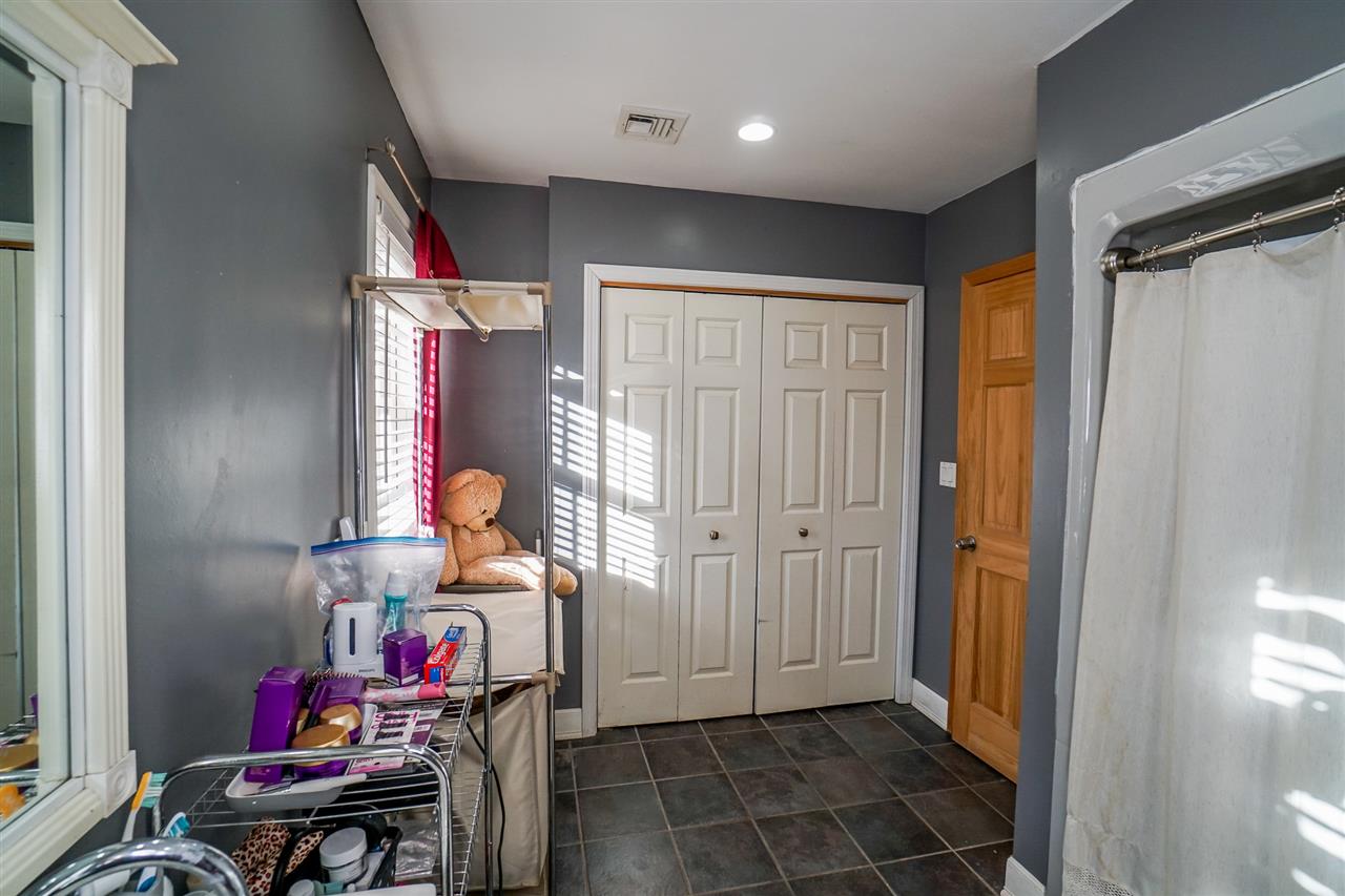 217 Chases Grove Road Derry, NH 03038 - Photo 32 of 40 Gallery Image 32
