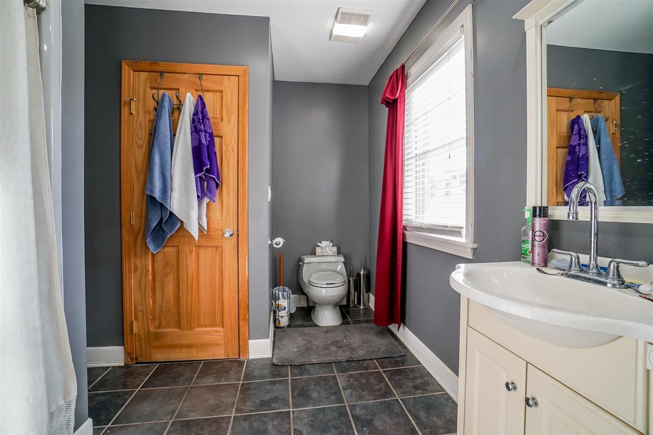 217 Chases Grove Road Derry, NH 03038 - Photo 33 of 40 Gallery Image 33